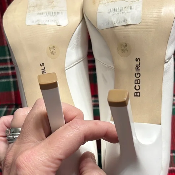 🖤BCBGirls White Heels with Gold Buckle🖤 - Picture 10 of 11
